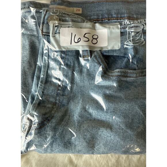 Levi's Wedgie Straight Distressed Jeans Light Wash 34964-0132 Size 28x28 - Picture 16 of 16